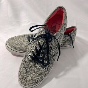 Vans Atwood Low Women Round Toe Canvas Black Skate Shoe